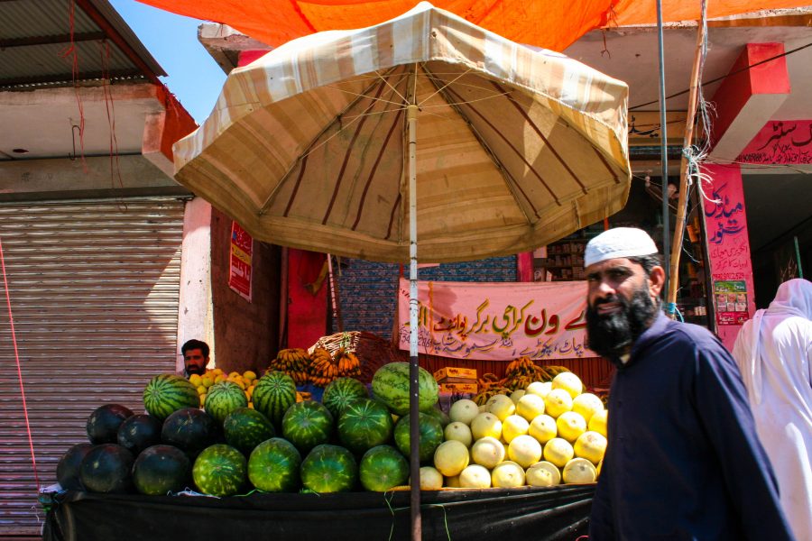 Fruit stand Pakistan klein